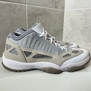 Nike Air Jordan XI 11 Low IE Size 11 Men